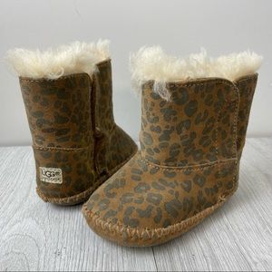 ugg style boots size 2